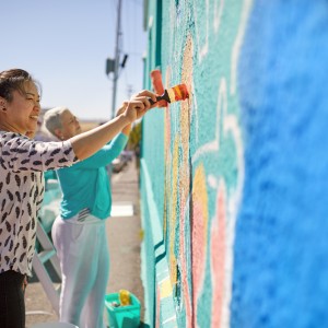 지역 골목 벽화 그리기 프로젝트로 미관 개선 봉사 이미지