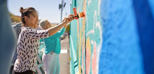 지역 골목 벽화 그리기 프로젝트로 미관 개선 봉사 이미지
